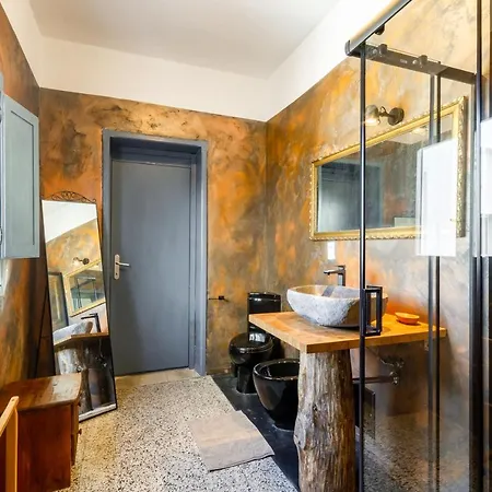 Center Charming Flat With Terrace ليتشي