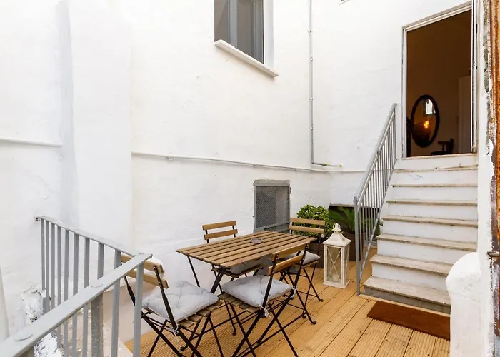 Апартаменты Guesthost - Center Charming Flat With Terrace