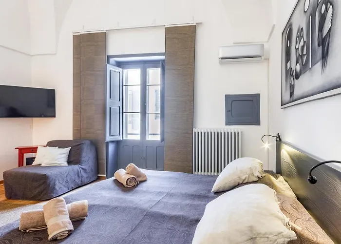 Guesthost - Center Charming Flat With Terrace