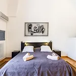 Guesthost - Center Charming Flat With Terrace レッチェ