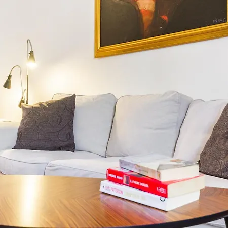 Apartment Center Charming Flat With Terrace